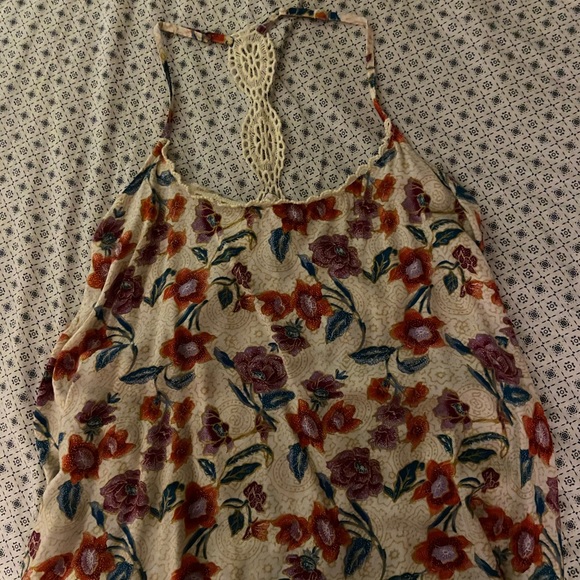 Floral top - Picture 2 of 3